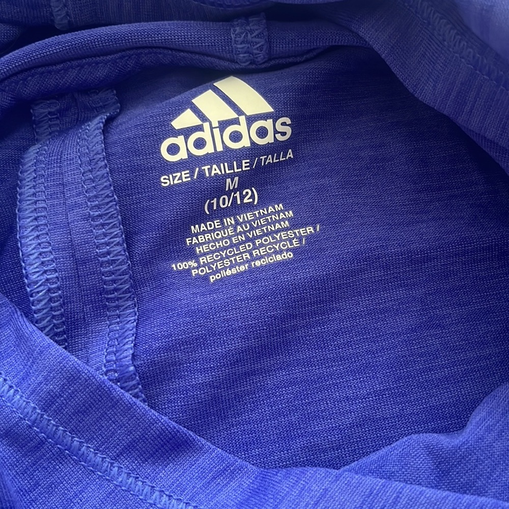 It's never been worn super cute purple size m - Picture 3 of 6
